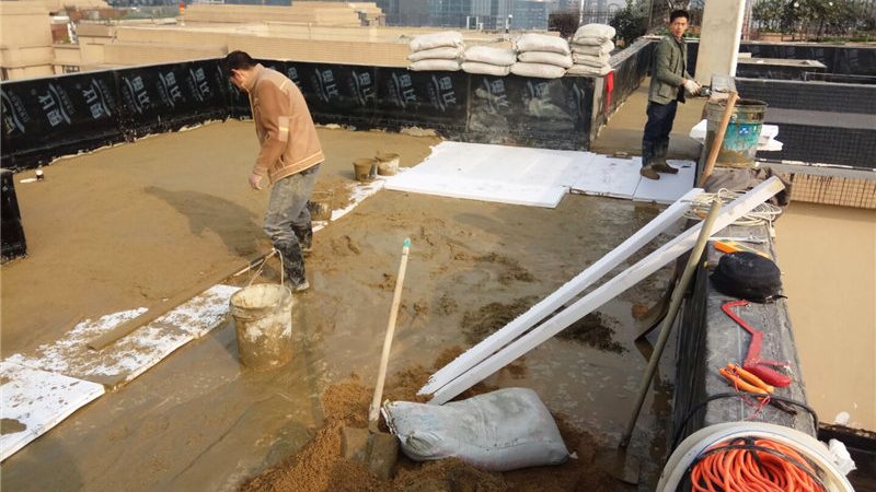 聚氨酯防水涂料的厚度标准主要依据以下几个方面：